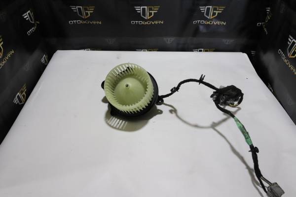 FORD CUSTOM 300 L 125 PS ÇIKMA PARÇA TRANSİT V363 KLİMA MOTORU